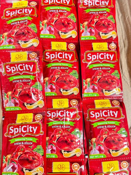 Spicity stew & jollof per roll